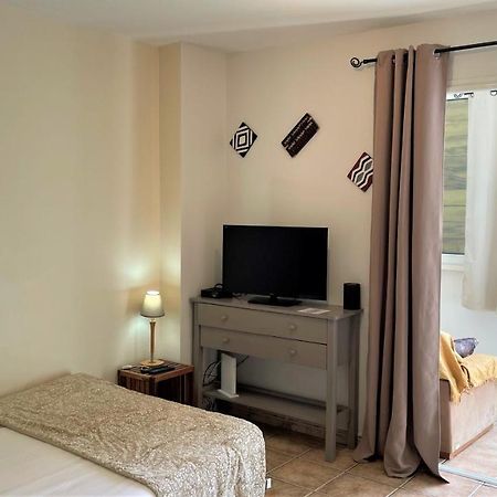 Grand Studio Lumineux - Saint Gilles Les Bains Appartement Buitenkant foto