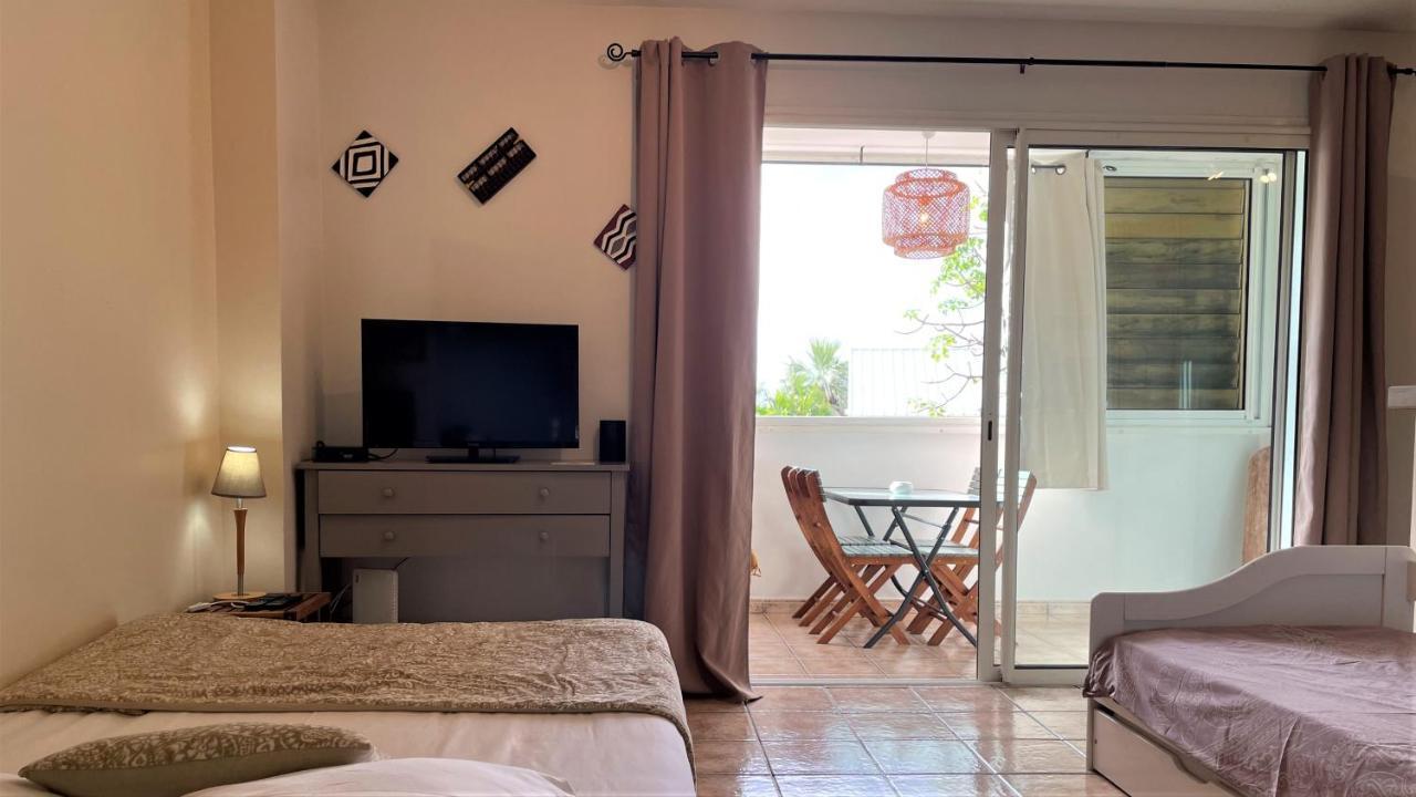 Grand Studio Lumineux - Saint Gilles Les Bains Appartement Buitenkant foto