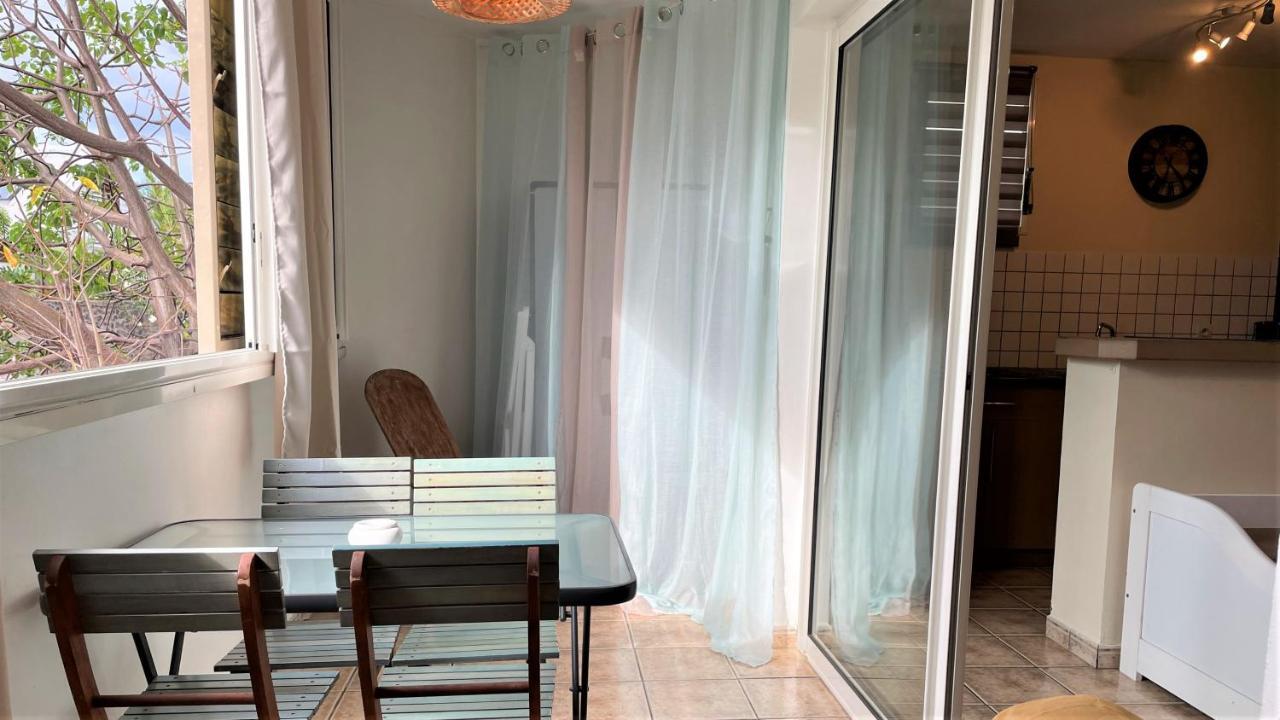 Grand Studio Lumineux - Saint Gilles Les Bains Appartement Buitenkant foto