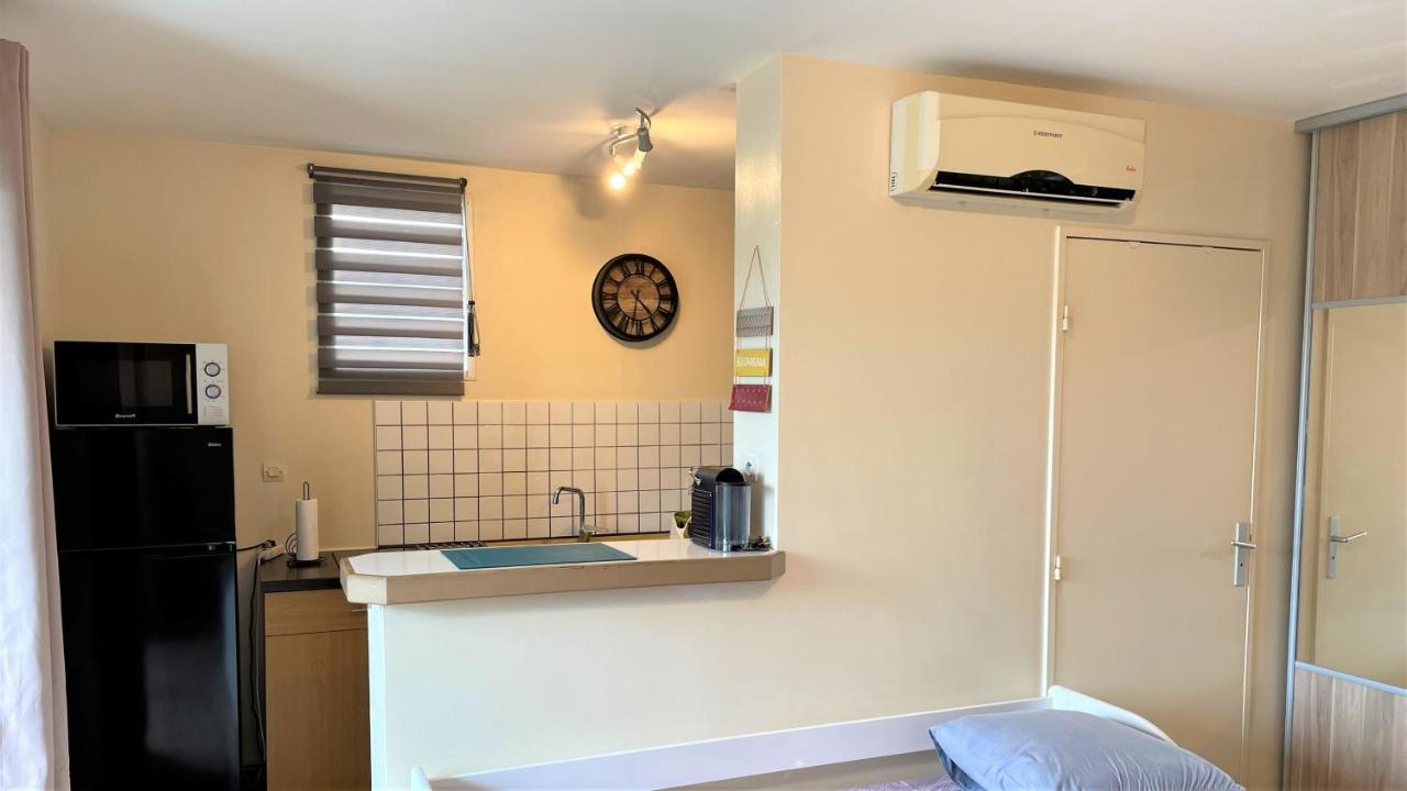 Grand Studio Lumineux - Saint Gilles Les Bains Appartement Buitenkant foto