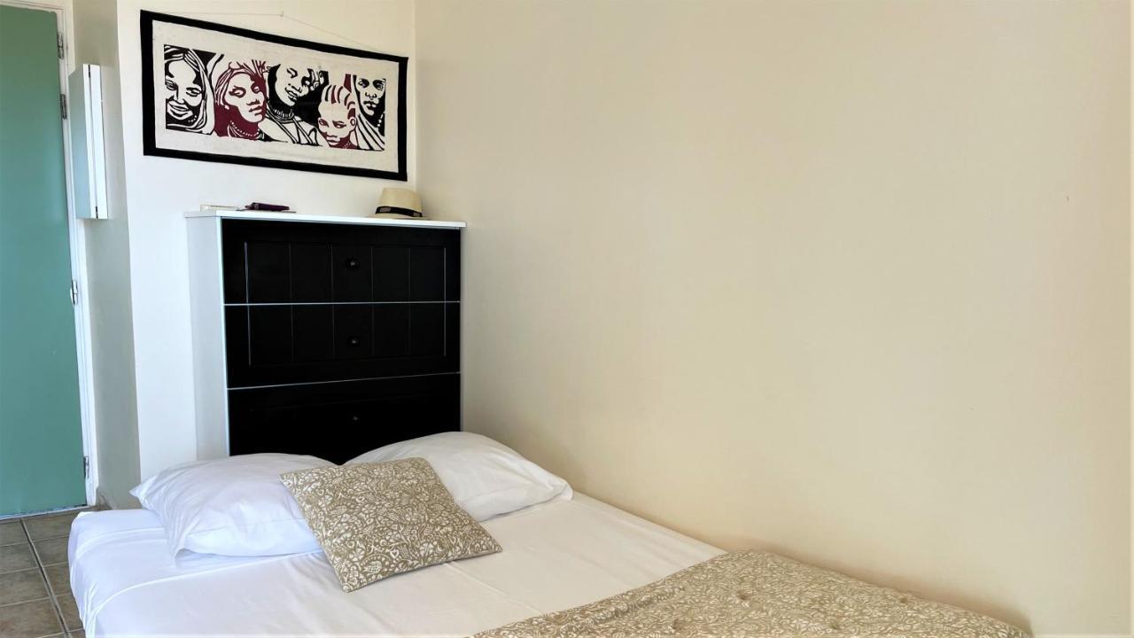 Grand Studio Lumineux - Saint Gilles Les Bains Appartement Buitenkant foto